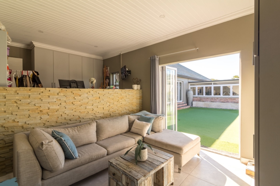 5 Bedroom Property for Sale in Num Num Cape Estate Western Cape